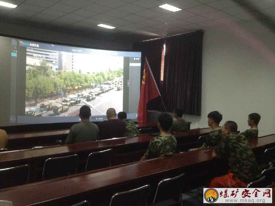 救護大隊組織觀看閱兵儀式
