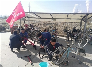 神華寧煤集團煤製油化工公管分公司“大拇指”青年服務隊辦實事、解民憂