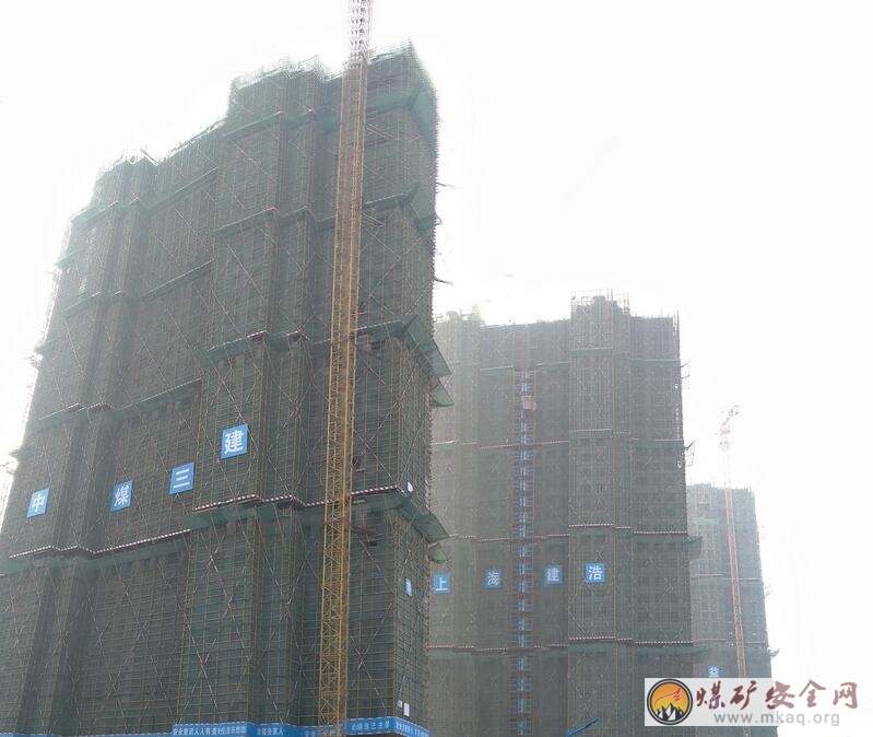 中煤三建三十三處阜陽項目部捷報頻傳三棟主樓陸續封頂