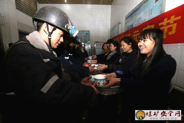 古城煤礦：元宵佳節送溫暖