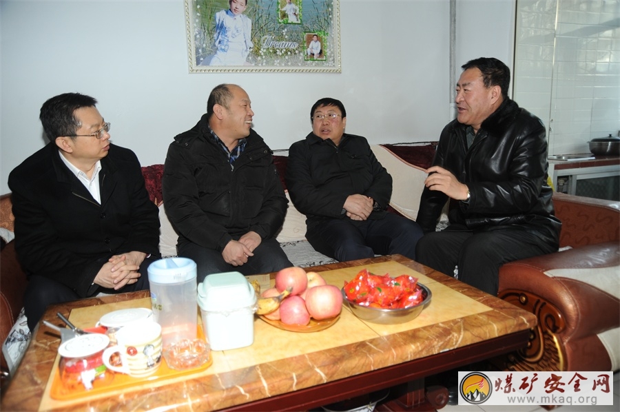 口碑就是最好的獎杯——同煤集團同忻礦黨委開展政工幹部入戶走訪掠影
