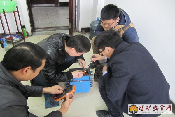 皖北煤電集團五溝煤礦采煤團支部降本增效修舊利廢創效益