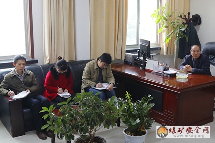 澄合礦區工會主席焦振芳來到電力中心調研信訪維穩工作