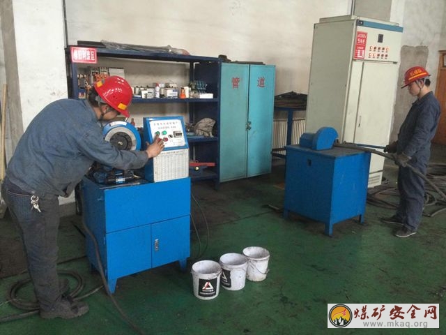 陝北礦業湧鑫公司安山煤礦機修隊忙“淘寶”