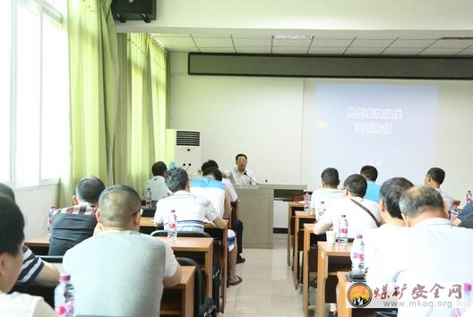 國家安全生產監督管理總局礦山救援指揮中心總工程師肖文儒親臨芙蓉救援基地授課