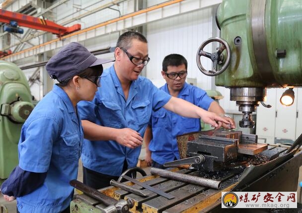 山東能源重裝集團魯南裝備公司：安全宣教出新招  提高職工“免疫力”
