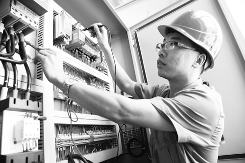 溫暖的青春歲月──記集團公司“十佳優秀青年”、檢修中心機電科副科長溫暖