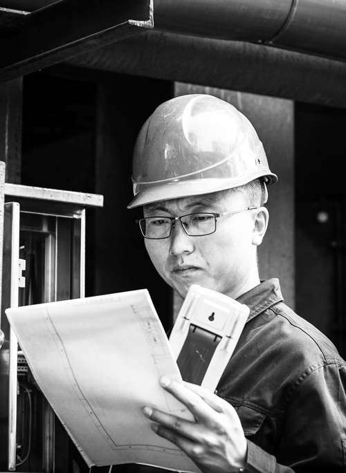 勇於攻堅譜寫激揚青春──記中煤公司機電安裝分公司電氣技術員雷帥