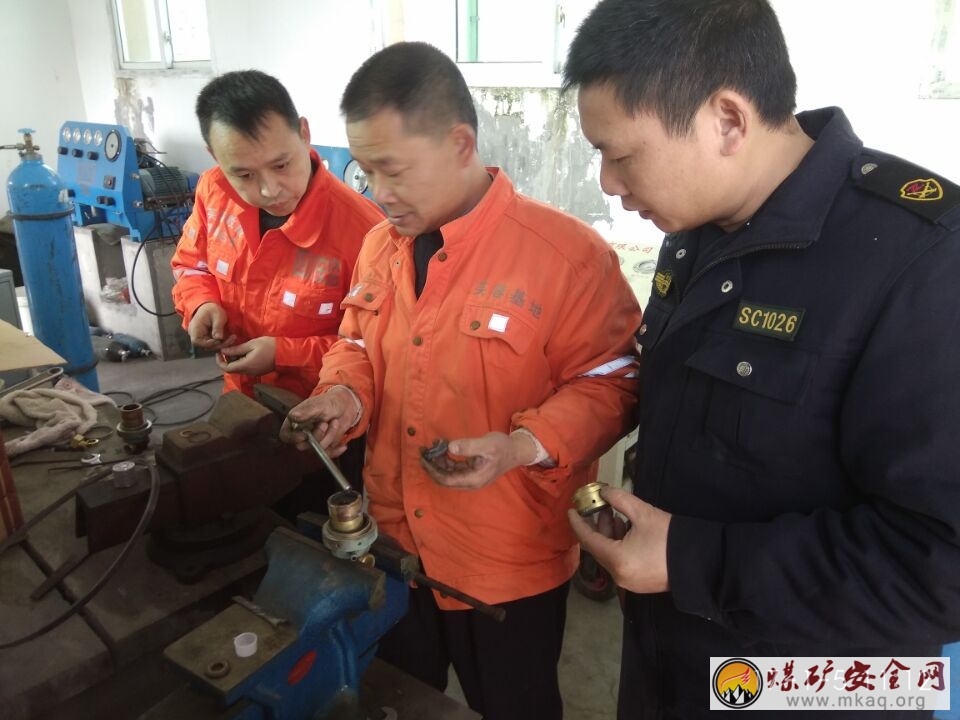 老員工傳幫帶 技術學得快