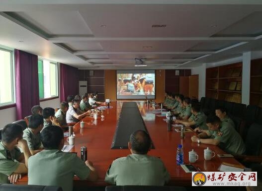 川煤集團各救護大隊指揮員齊聚芙蓉救援基地共商第十一屆全國礦山救援技術競賽方案