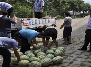 澄合鐵運分公司酷暑送清涼 關懷沁人心