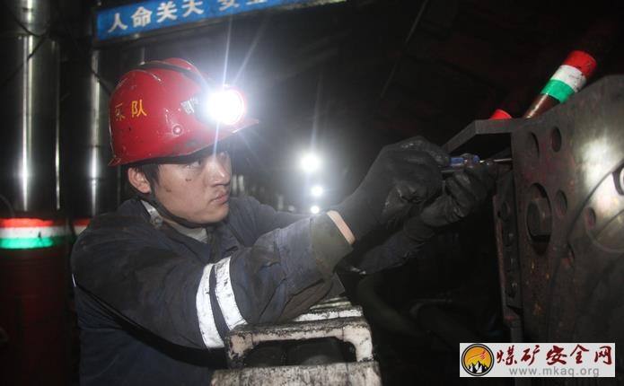 韓家灣煤炭公司綜采隊：“紅色預警”下的緊急行動