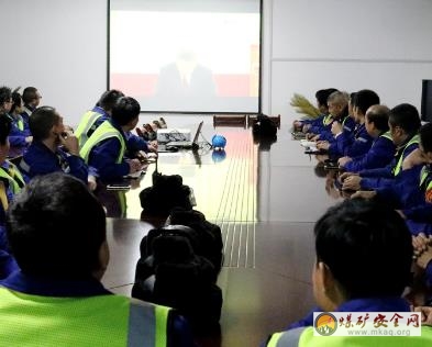 新疆天業天偉化工廠組織收看慶祝改革開放40周年大會