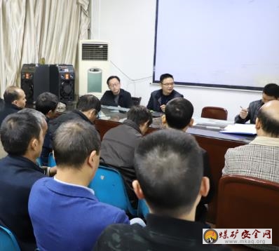 柏林煤礦黨政領導深入區隊宣講安全