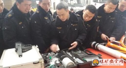 芙蓉救消大隊團支部開展裝備培訓活動