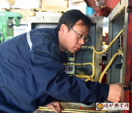 “小跟班”的逆襲之路——記煤炭行業技能大師、潞安集團李村煤礦綜采隊機電副隊長張愛軍