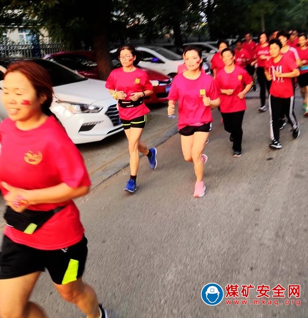 兗礦集團興隆莊礦馬拉鬆協會：用奔跑抒發愛國情懷