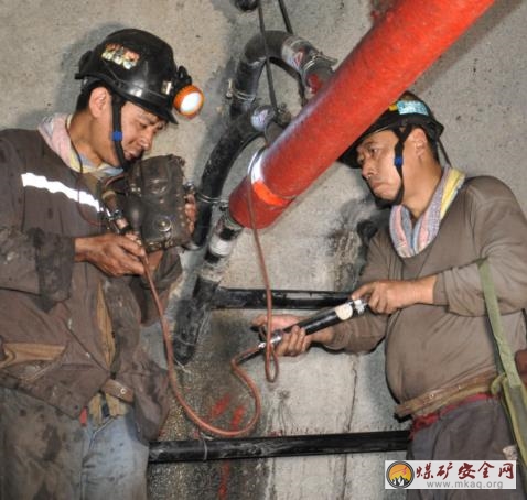 鶴煤三礦瓦斯治理“三到位”