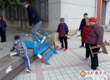 興隆莊礦綜掘二區“暖心小扶梯”真暖心