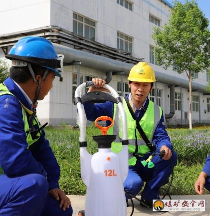 天業集團天辰化工廠投用25台便攜式壓力洗眼器