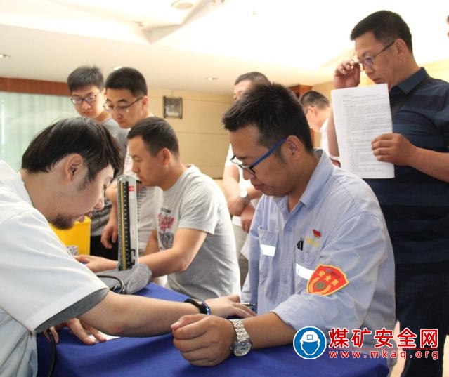 紅色七月 天業集團化工產業黨員職工義務獻血來“獻禮”