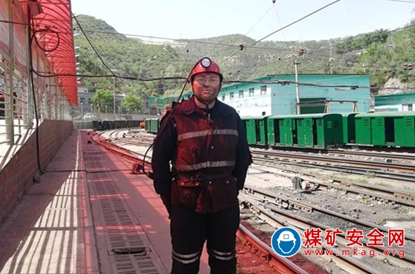 走近西山煤電90後大學生礦工