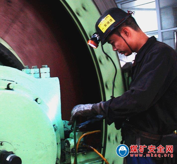 “把脈”設備保“國慶”期間安全運轉