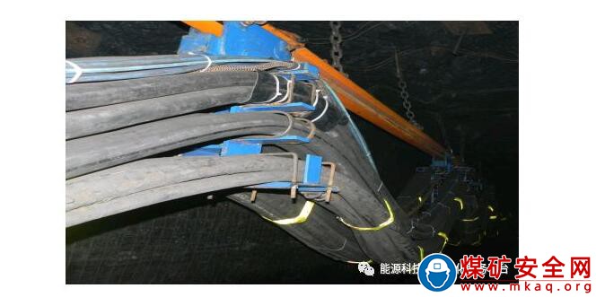 綜放工作麵電纜單軌吊新型懸掛裝置 與拖掛式防撞限位助推器