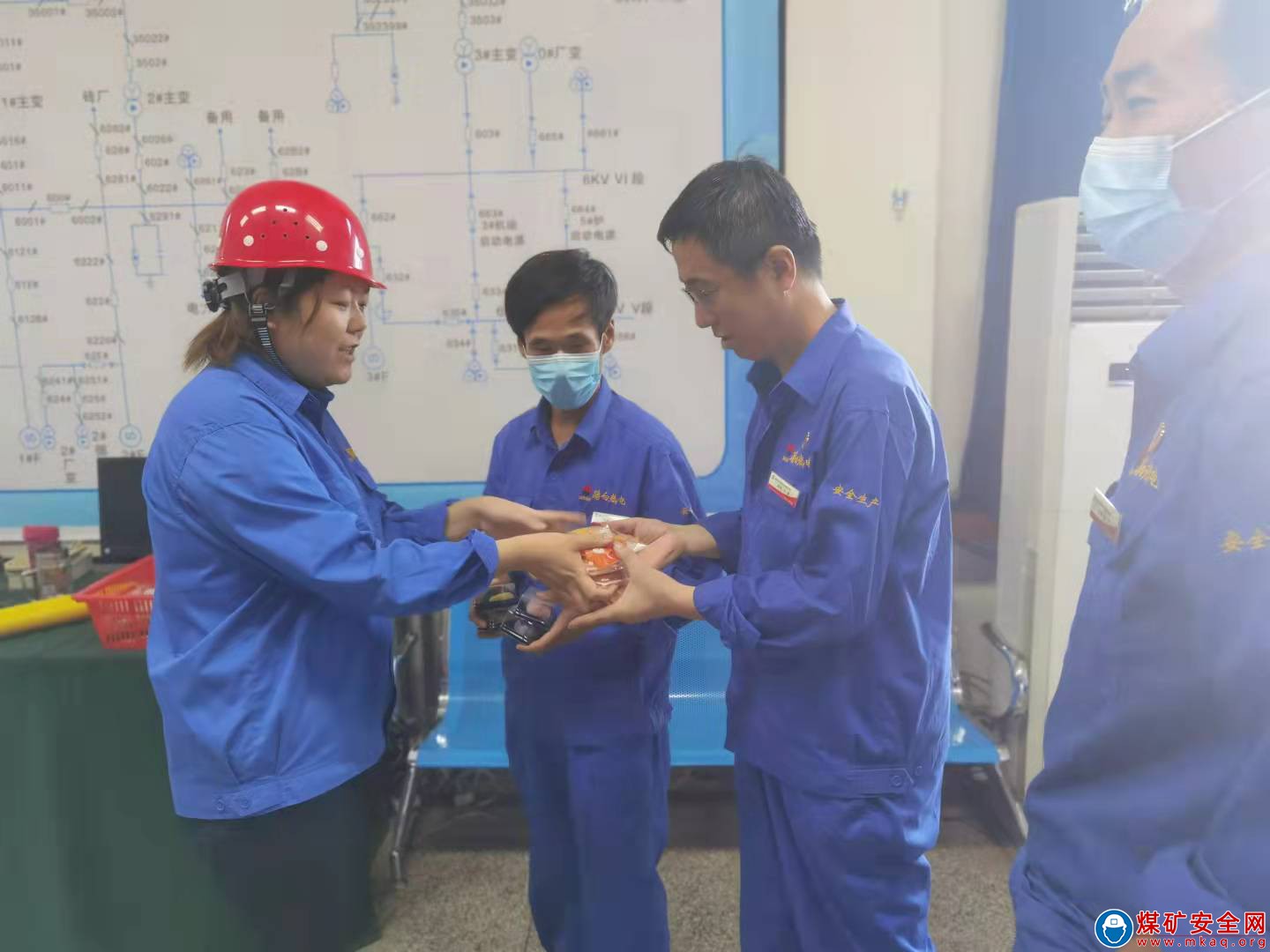 陝煤蒲白熱電公司：月圓中秋  情滿熱電