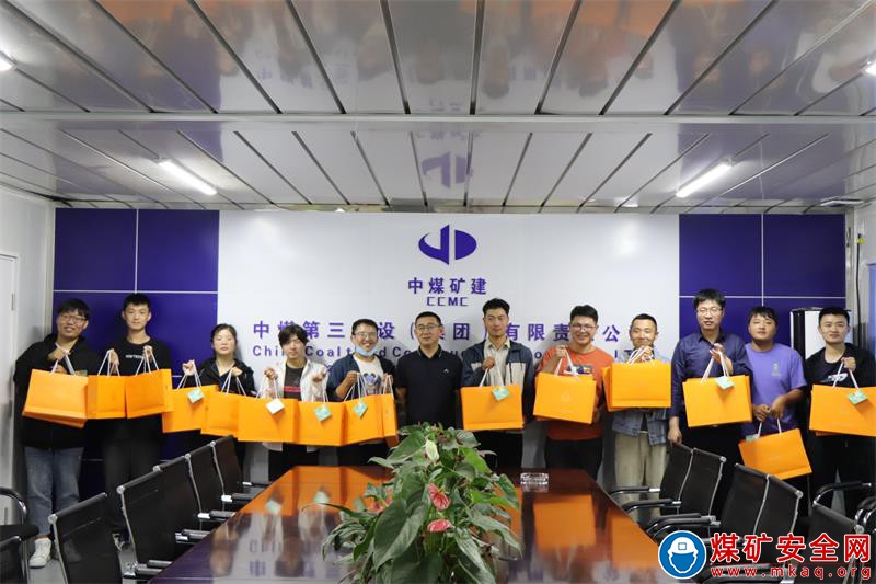 情暖中秋，心係職工——中煤礦建建安公司圖木舒克車間發放中秋慰問品