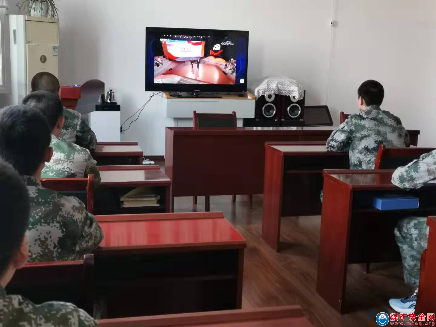 蒲白救護消防大隊曹家灘中隊回望《黨的光輝曆程》