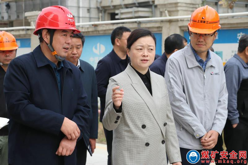泗縣縣長王汝娜到中煤三建建安公司泗縣雪楓家園三期項目檢查指導工作