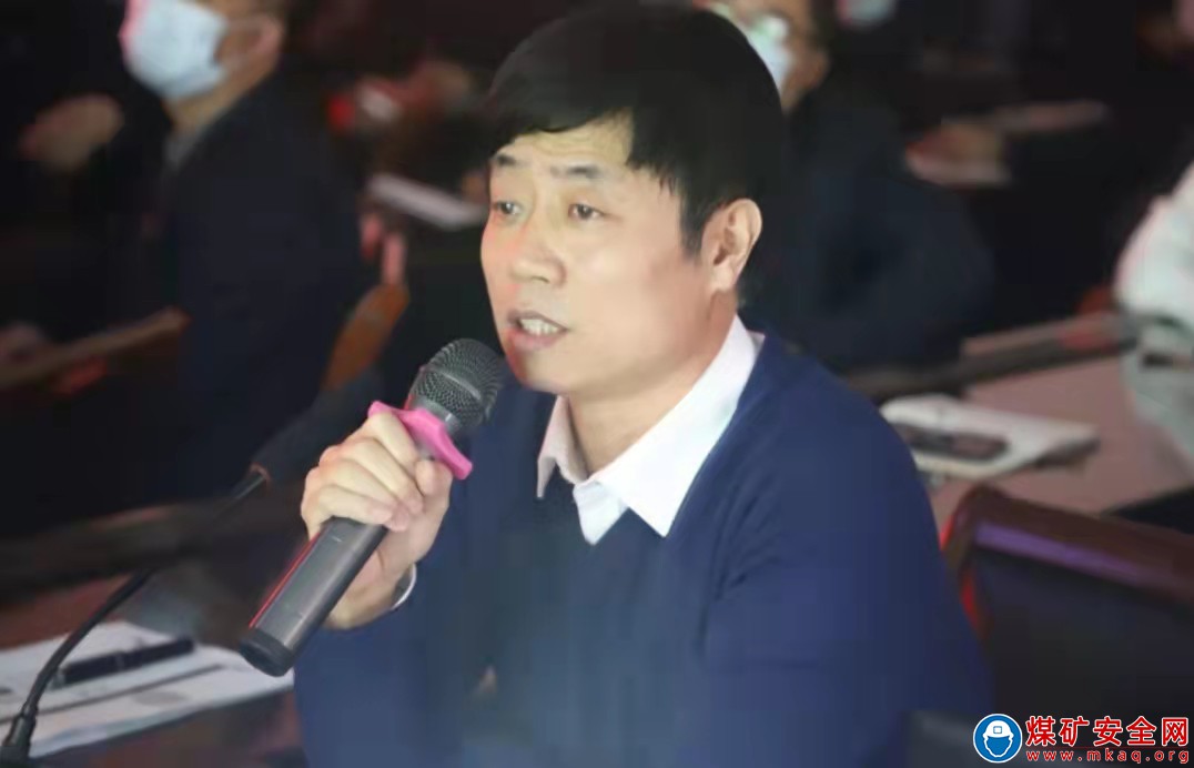 香源煤業召開十一月份安全辦公會議