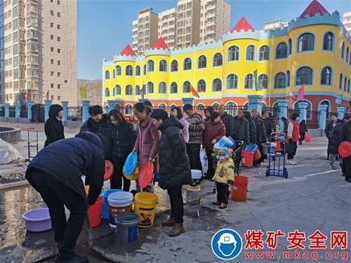 神南產業發展有限公司為紅檸小區居民送上“生命之源”