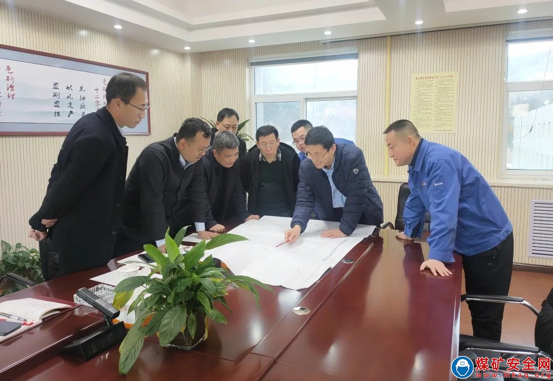 太原市能源局領導到杜兒坪礦進行安全專項督導