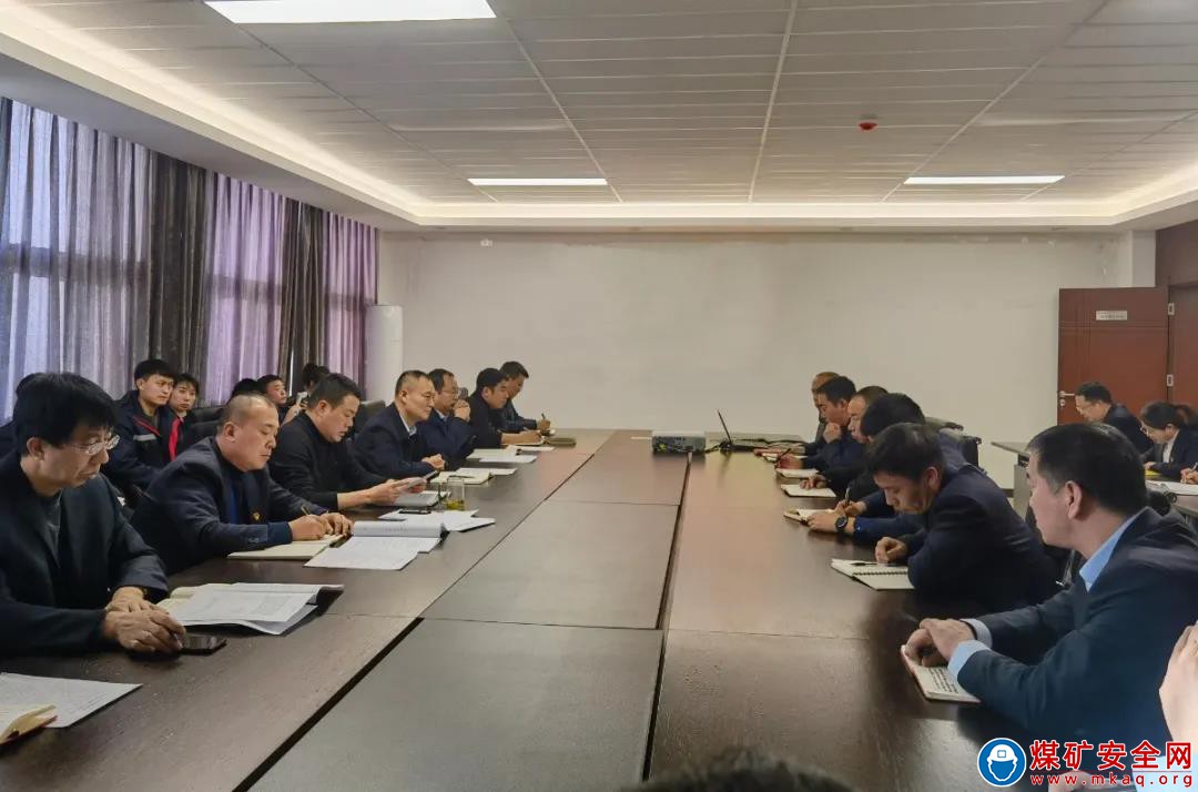 中能煤田公司袁大灘煤礦學習宣貫公司三屆四次職代會暨2022年工作會精神