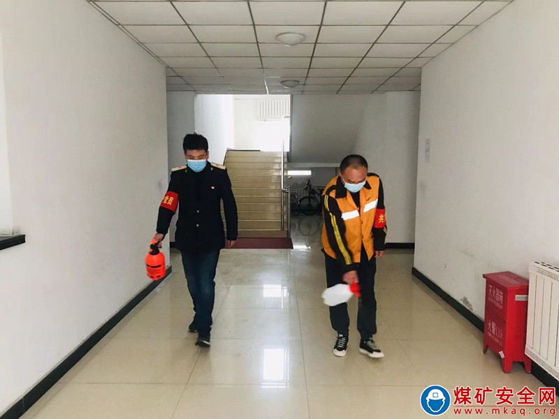 蒲白鐵運公司：戰疫一線黨旗紅 黨徽閃耀築防線