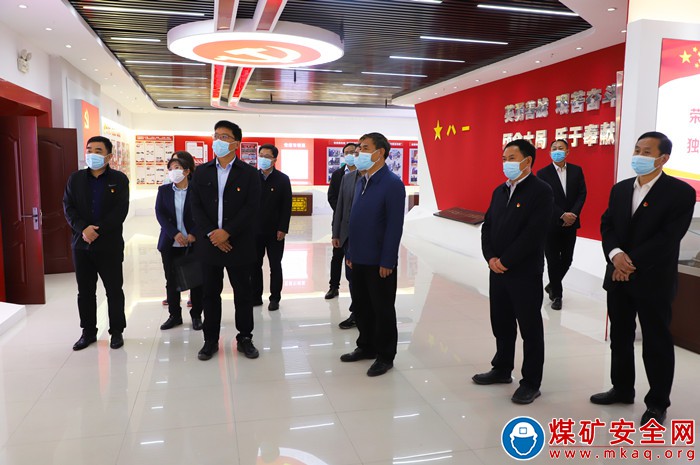 周強到千秋八一采煤隊展覽館參觀交流