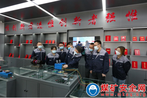 晉能控股煤業集團燕子山礦山西省五一勞動獎章獲得者官生花：小小工作“隨身聽” 激勵礦山發展活力