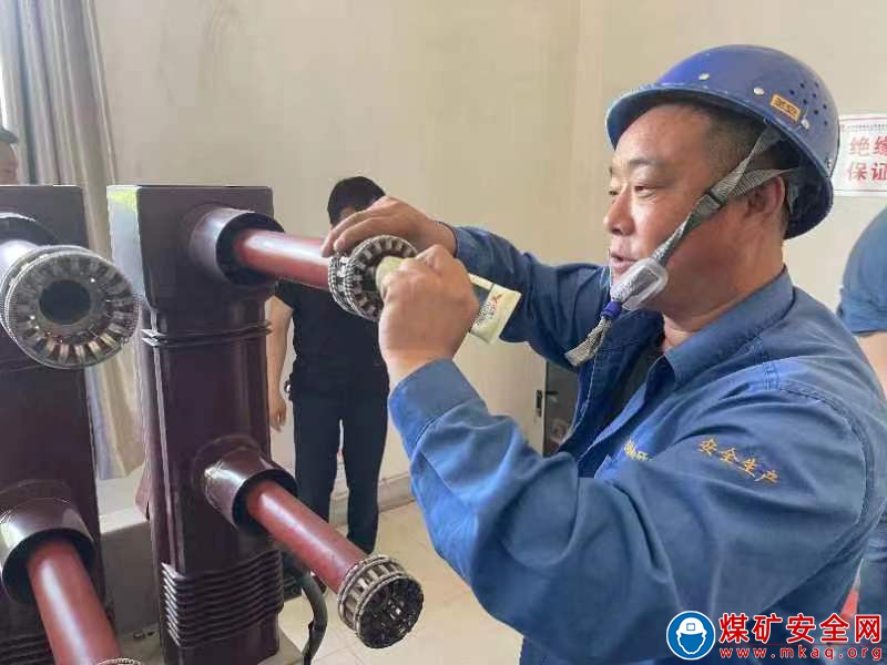 陝煤蒲白熱電公司：保電安全忠誠衛士—檢修維護部專責劉曉軍