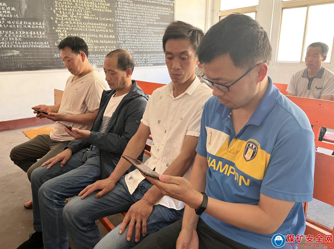 河南能源義煤公司石壕煤礦：“安全生產月”建防線 保安全