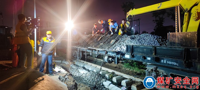 蒲白鐵運公司：暴風驟雨中的硬核擔當
