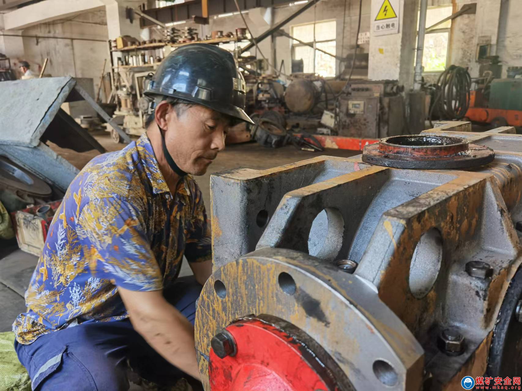 河南能源義煤集團石壕煤礦：圍繞中心工作 實現雙向提升