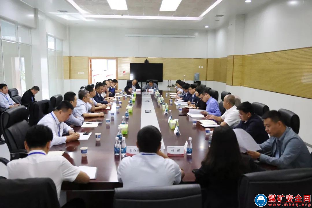 陝煤集團副總工程師，榆北煤業公司黨委書記、董事長、總經理石增武到陝西中能煤田有限公司調研指導工作