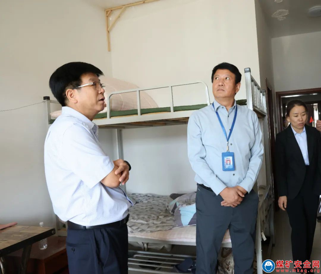 陝煤集團副總工程師，榆北煤業公司黨委書記、董事長、總經理石增武到陝西中能煤田有限公司調研指導