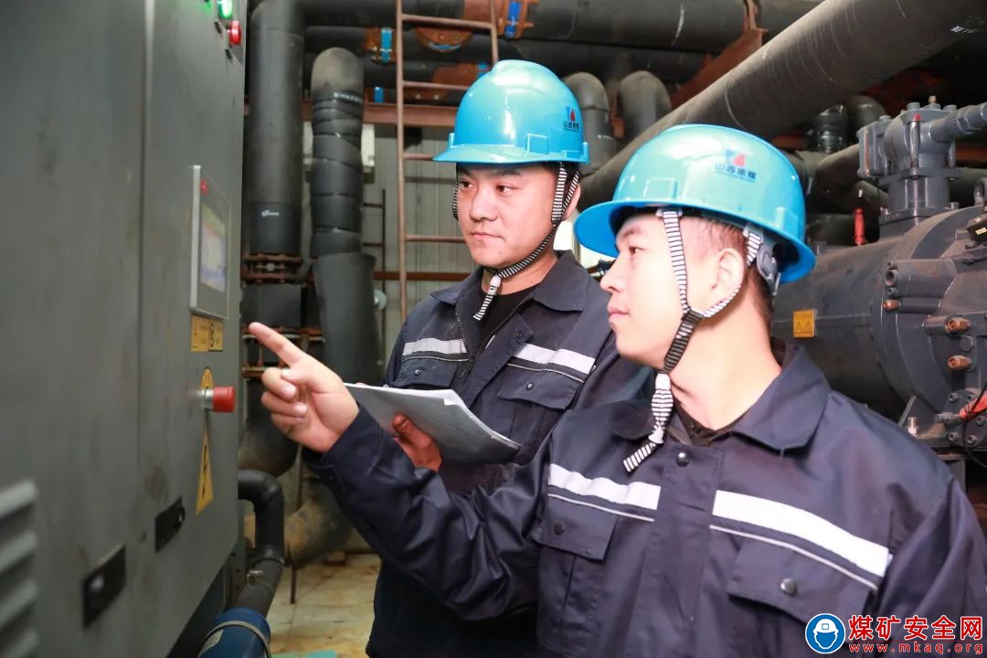 真暖和！——汾西礦業職工澡堂提前供暖