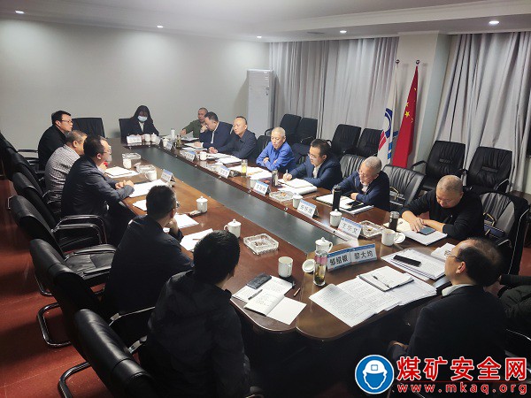 鄔宗文率隊到物產公司攀煤工程建設分公司開展年度工作調研