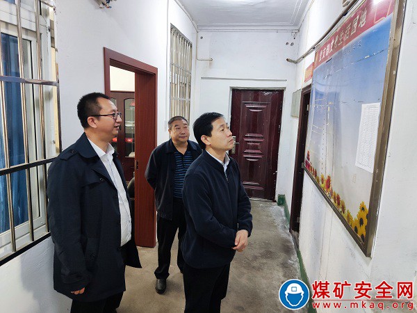 陳勁鬆到物產公司攀煤工程建設分公司督查幹部作風和安全生產工作