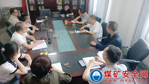 物產公司攀煤工程建設分公司組織黨員幹部觀看警示教育片《“企”途》