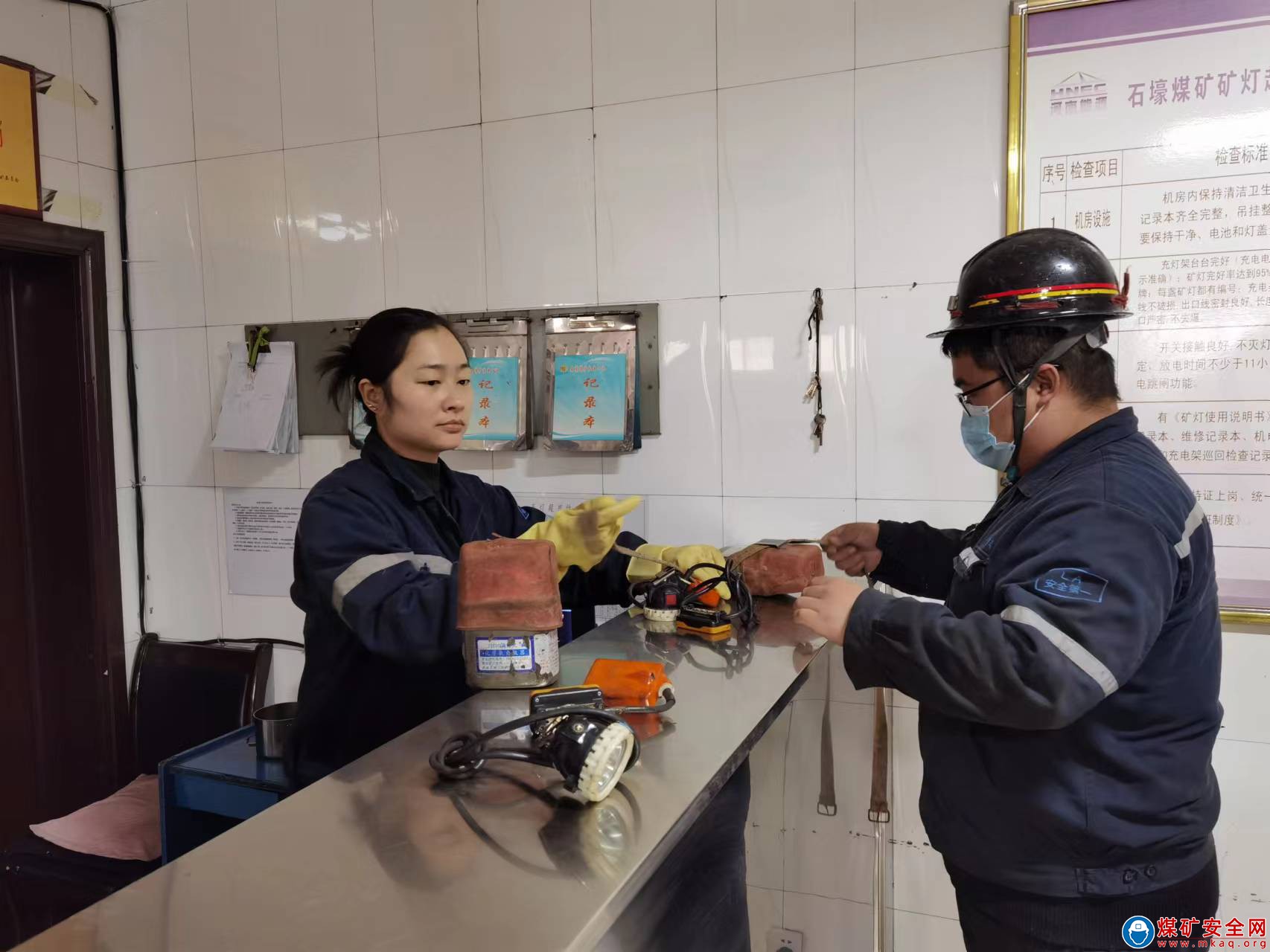 河南能源義煤公司石壕煤礦：嗬護職工“眼睛” 她們用力用心